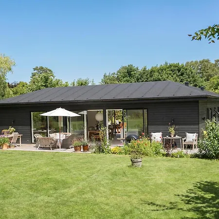Gorgeous In With Kitchen Feriehus