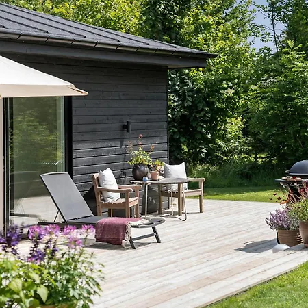 Prázdninový dům 3 Bedroom Lovely In *