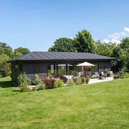 3 Bedroom Lovely In Prázdninový dům